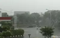 Cuaca Indonesia 28 April 2026: Hujan Deras di Makassar, Langit Berawan di Surabaya, Terik di Semarang – Waspada Angin Kencang!