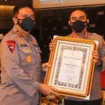 Kapolri Beri Piagam Penghargaan IKPA Terbaik kepada Polda Riau, Dorong Transparansi Anggaran Nasional