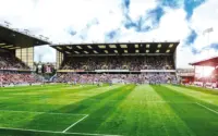 Drama 2-2 di Turf Moor: Burnley Gagal Kalah, Aston Villa Terancam Krisis Akhir Musim