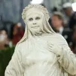 Heidi Klum Jadi Patung Hidup di Met Gala 2026, Transformasi Mewah yang Bikin Tertawa