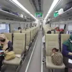 Insiden Lokomotif Jaka Tingkir dan Gerbong Serayu Mengguncang Stasiun Pasar Senen, Ribuan Penumpang Tertunda