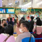 Kekacauan Global Peluncuran Royal Pop: Antrean Panjang, Toko Tutup, dan Harga Meningkat