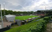 Kontroversi di Stadion De Koel: Gladon, Wellenreuther, dan Derksen Mengguncang Eredivisie