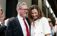 Krisis Kepemimpinan Keir Starmer: Resignasi Menteri Kesehatan dan Gegar Hasil Pemilu Lokal