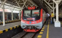 Libur Merah, KRL Jogja‑Solo Siap Layanan Padat Jam, Sementara Pemeriksaan Kecelakaan Bekasi Meningkatkan Fokus Keamanan