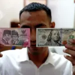 Rupiah Tertekan di Sekitar Rp17.600 per Dolar AS, Penguatan Dolar dan Ketegangan Geopolitik Jadi Pemicu Utama