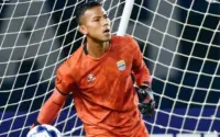 Teja Paku Alam Cetak Sejarah: 100 Penampilan, 17 Clean Sheet, dan Target Rekor Bersih di Sisa BRI Super League