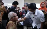 Aktor Senior Tio Pakusadewa Dirawat Intensif: Dewi Irawan Buka Donasi untuk Atasi Beban BPJS Kelas 3