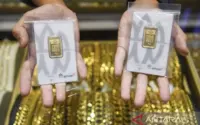 Antam Guncang Pasar: Harga Perak Turun, Emas Merosot, dan Dividen Jumbo Rp5 Triliun Menggebrak Investor