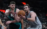 Blok Legendaris Luke Kornet di Game 7: Momen Penentu yang Membawa Spurs ke NBA Finals 2026