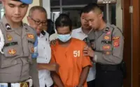 Kejutan 808: Ratusan Handphone Ditemukan, Kasus Pembunuhan, dan Persaingan Politik Menggugah Publik