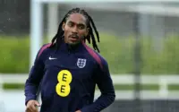 Masker Rahasia Djed Spence: Bagaimana Pemain Tottenham Ini Mengubah Dinamika Inggris di Piala Dunia 2026