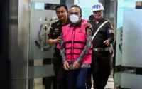 Restorasi Legenda Sinema, Kejutan Cricket, dan Penangkapan Besar: Berita Dunia yang Mengguncang Minggu Ini