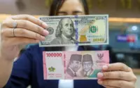 Rupiah Terus Tertekan, Kurs USD/IDR Melewati Rp18.000 di Tengah Ketidakpastian Global