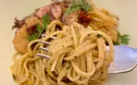 Tren Pencarian Harian Mengungkap Kebiasaan Konsumen: Dari Rambut Kacau Olsen hingga Resep Pasta Viral dan Jam Tangan Festif