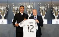 Trent Alexander-Arnold di Ambang Krisis: Real Madrid Siapkan Kompetisi Baru Bersama Denzel Dumfries