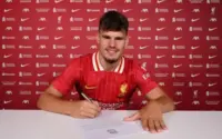 Victor Munoz Resmi Bergabung Liverpool: Transfer Muda Berbakat dengan Latar Belakang La Masia dan La Fabrica