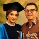 Wisuda Keluarga Hermansyah di UNAIR: Ashanty Dapat Doktor, Anang & Azriel Raih Magister dalam Momen Kebersamaan