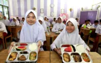 Jumat yang Melejit: Dari Rating Drama Tertinggi Hingga Wasit Dunia dan Kontroversi MBG di Sekolah