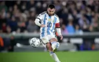 Zlatan Ibrahimović Lontarkan Peringatan Tajam pada Messi Usai Comeback Epik Argentina melawan Mesir